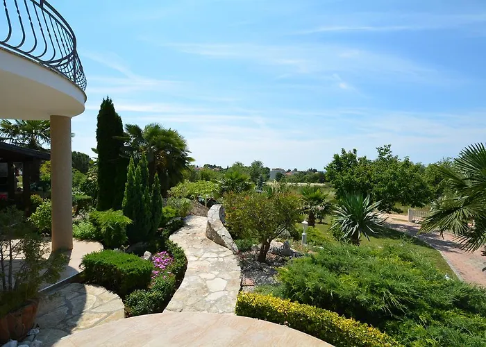 Apartment Apartments Nino